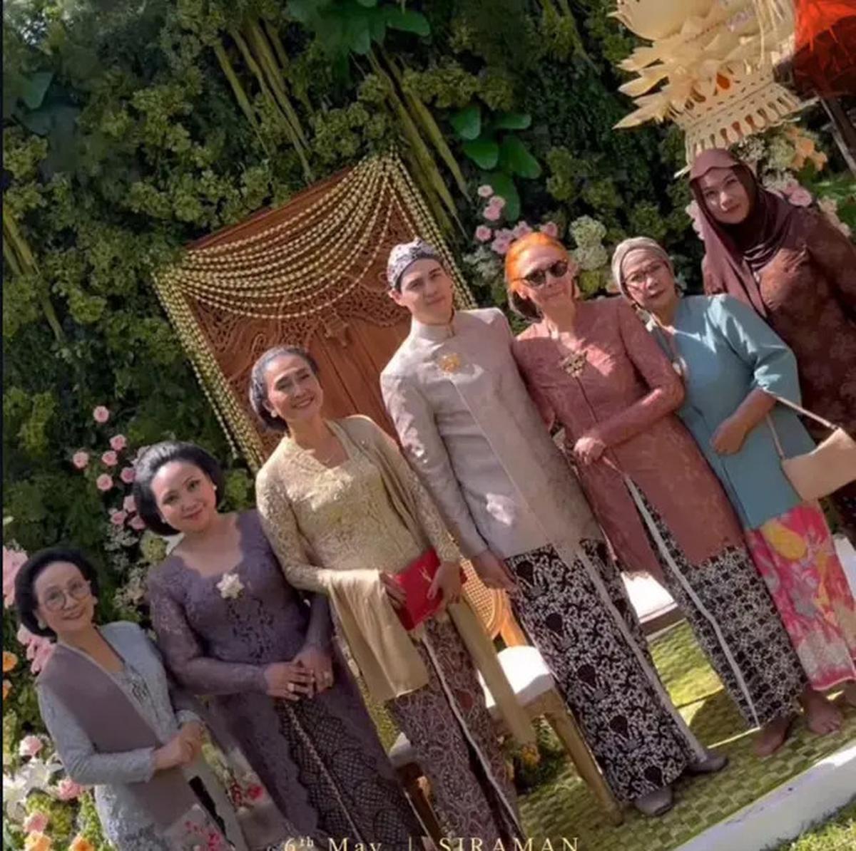 Potret Gagah Maxime Bouttier Calon Suami Luna Maya Kenakan Beskap saat Siraman dan Sungkeman