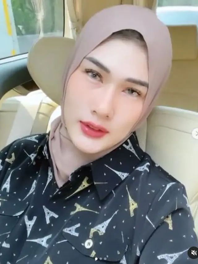 Sudah Jadi Mualaf, Ini 6 Potret Stevie Agnecya Mantan Istri Samuel Rizal saat Berhijab