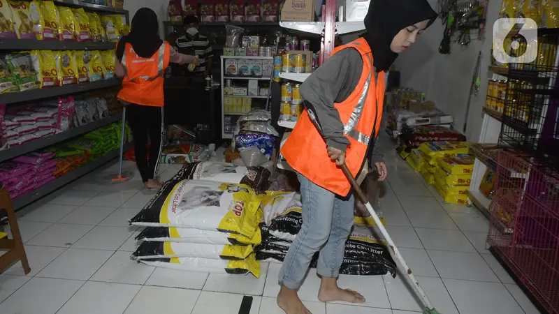 FOTO: Sanksi Sosial Pelanggar Operasi Yustisi di Tangerang Selatan