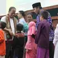 Semua kampus di bawah manajemen Rusli Bintang juga memberi beasiswa untuk anak-anak yatim, dan membiayai seluruh kebutuhannya menimba ilmu 