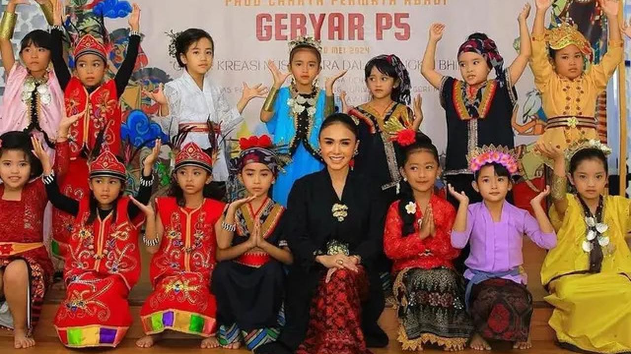 7 Potret Yuni Shara di Sekolah Megah Miliknya, Biaya SPP Cuma Rp 3.500