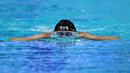 Perenang Inggris, Molly Renshaw, saat beraksi di nomor gaya dada 200m pada ajang Kejuaraan Akuatik Eropa di Duna Arena, Budapest, Hungaria, (20/5/2021). (AFP/Attila Kisbendek)