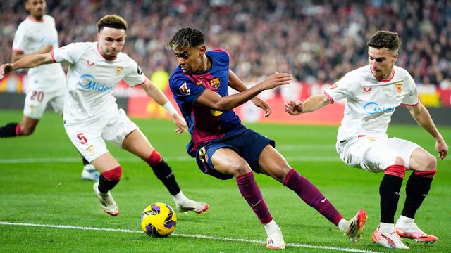 Foto: Penampilan Luar Biasa Barcelona, Main dengan 10 Orang Berpesta di Markas Sevilla