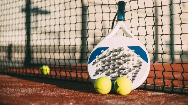 Alat untuk Bermain Padel