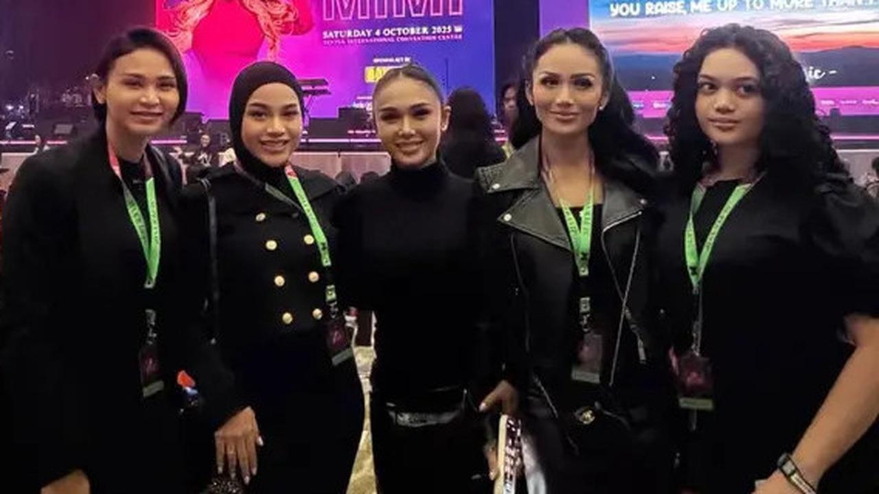 Momen Manis! Kris Dayanti dan Buah Hati Seru-Seruan di Konser Mariah Carey