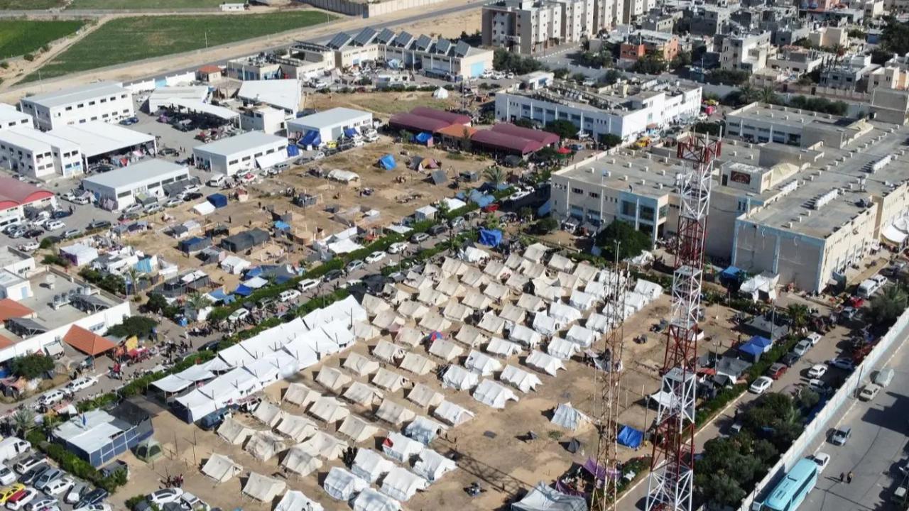 Pembunuhan massal di rumah sakit telah memicu kecaman dan protes internasional yang luas di kedutaan besar Israel di beberapa negara.