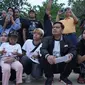 Calon Bupati Jepara, Witiarso Utomo, bersama keluarga melakukan kunjungan ke Pulau Karimun Jawa. (Liputan6.com/ ist)