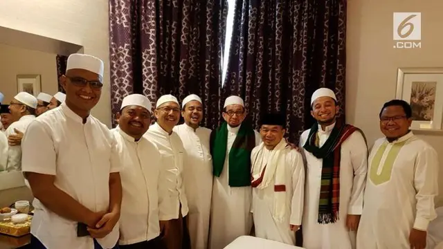 Ketua Fraksi PKS Jazuli Juwaini angkat bicara terkait pertemuan dirinya dengan Rizieq Shihab di Tanah Suci, Arab Saudi.