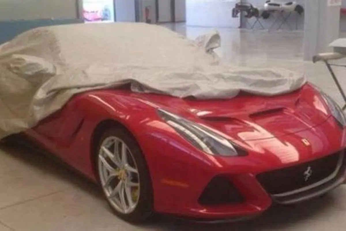 [OTO-News] Inikah Tampang Ferrari F12 Berlinetta Targa?