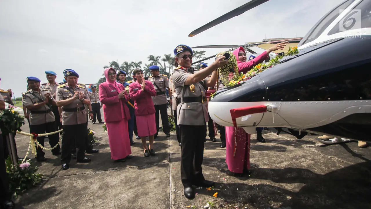 Kapolri Tito Karnavian Serahkan Dua Helikopter Bell 429 IGW