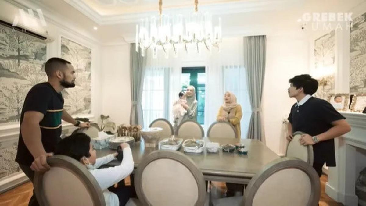 6 Potret Dapur Shireen Sungkar Modern & Elegan, Ada Sentuhan Tangan Irwansyah yang Bikin Makin Ciamik