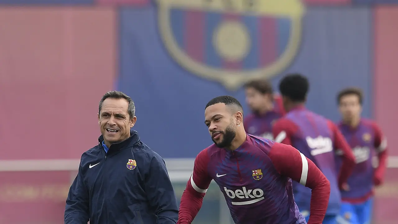 Latihan Pertama Barcelona di Tangan Sergi Barjuan