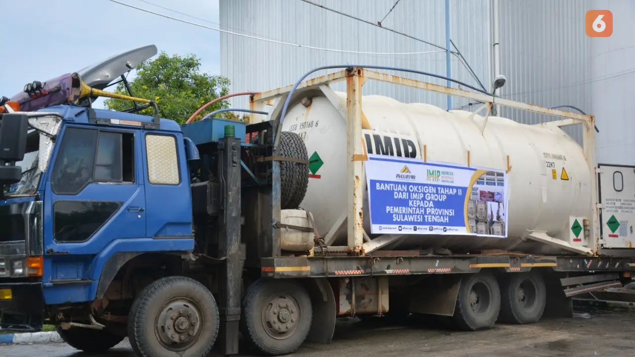 truk pengangkut oksigen bantuan PT IMIP untuk Pemprov Sulteng
