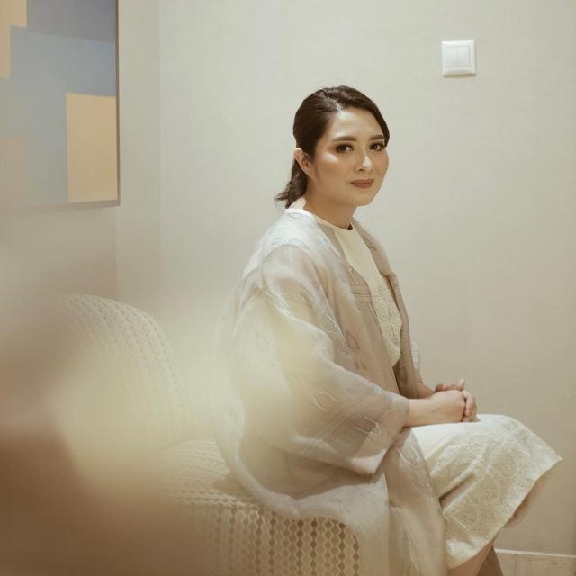 6 Potret Marchella FP, Penulis Buku yang Digosipkan Pacar Baru Ariel NOAH