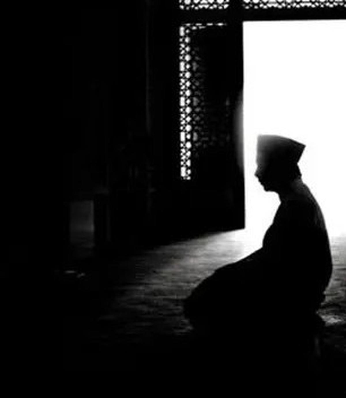 Tata Cara Salat Tahajud Lengkap dengan Niat dan Doa, Ibadah Sunnah yang Punya Banyak Keutamaan