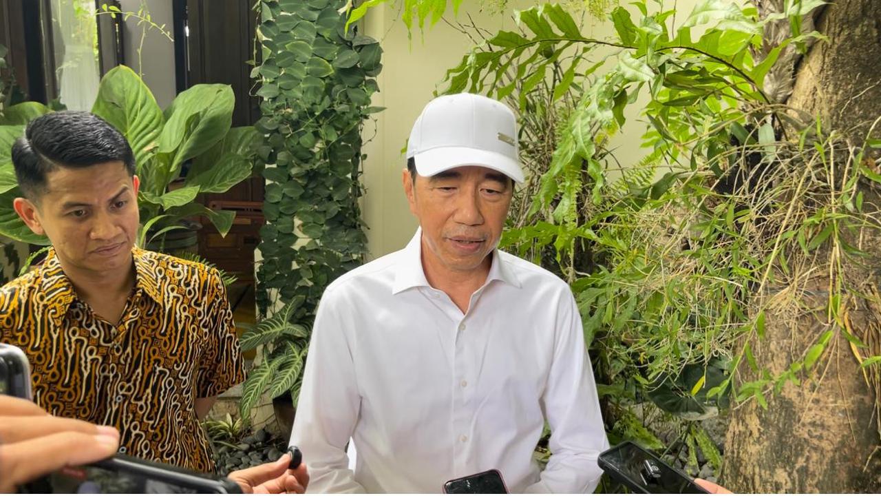 Jokowi Siap Hadiri Sidang Roy Suryo