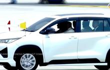 FOTO: Paus Fransiskus Gunakan Innova Zenix Putih Berpelat SCV 1, Ini Penampakannya yang Sederhana