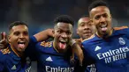 Real Madrid yang identik dengan klub berjuluk Galacticos karena gemar mengoleksi pemain bintang yang sudah jadi, perlahan mulai merevisi kebijakan transfernya tersebut. Sejak beberapa musim terakhir, mereka justru berani mendatangkan pemain-pemain muda berlabel mahal untuk meregenerasi skuat mereka yang telah berumur. Siapa saja para pemain muda tersebut? Simak uraiannya berikut ini. (AFP/Ander Gillenea)