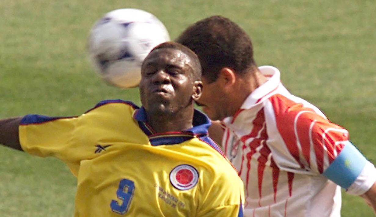 Adolfo Valencia. Striker ini didatangkan Atletico Madrid dari Bayern Munich pada awal musim 1994-1995. Hanya bertahan 1 musim dan bermain dalam 26 penampilan di semua ajang dengan mencetak 8 gol. (AFP/Christophe Simon)