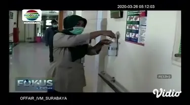 Pencurian hand sanitizer terjadi di RSUD Tuban, Jawa Timur. Rumah sakit plat merah ini kehilangan puluhan botol cairan antiseptik yang disediakan untuk para pengunjung dan keluarga pasien untuk menghindari penyebaran covid-19.