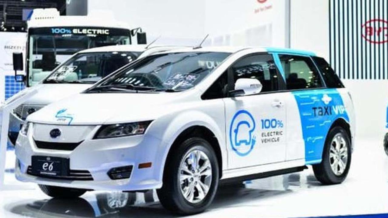 Cerita Sopir Taksi Online Hemat Biaya Operasional 65 Persen Sejak Pindah Mobil Listrik