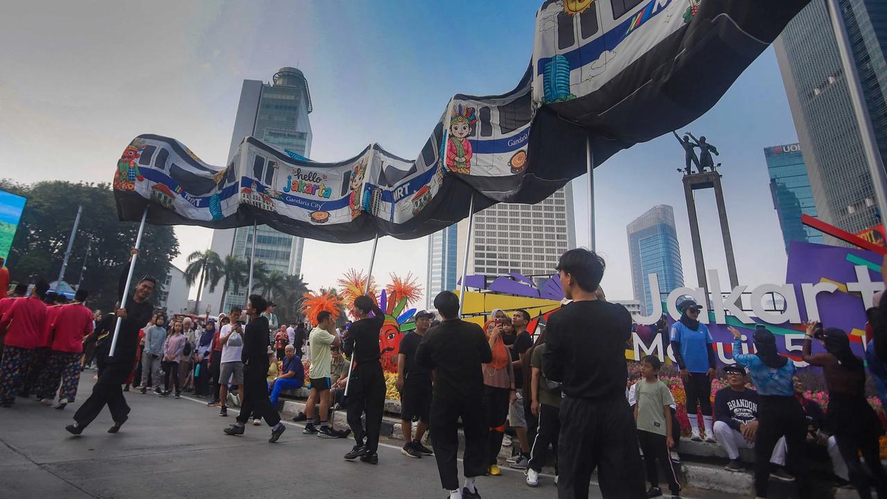 FOTO: Pawai Budaya Betawi Semarakkan HUT ke 499 Jakarta di Bundaran HI