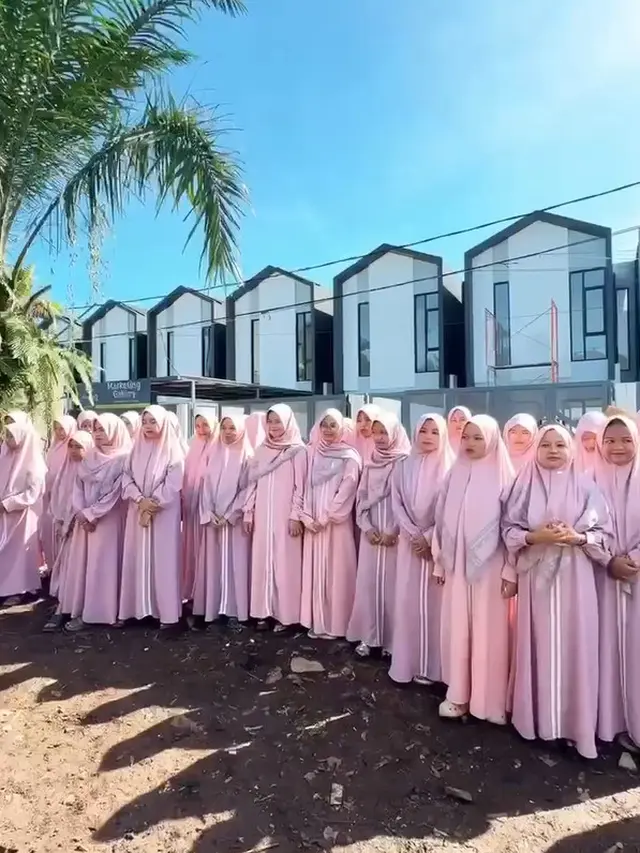 Ivan Gunawan Peletakan Batu Pertama Masjid