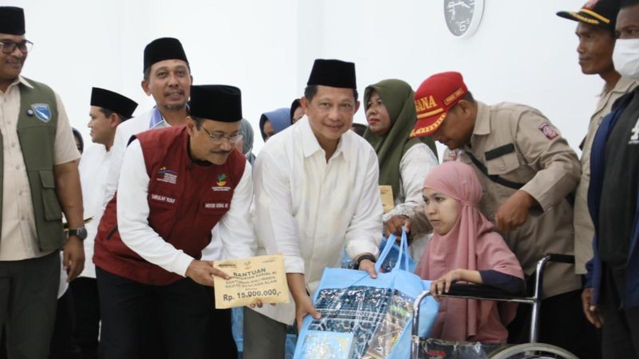 Mendagri Serahkan Bantuan Korban Bencana Pidie Jaya, Apresiasi Progres Pemulihan