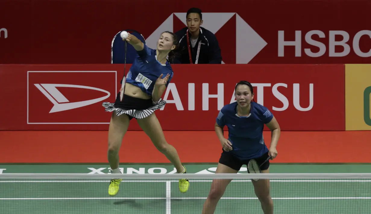 Ganda putri Australia, Gronya Somerville/ Setyana Mapasa saat melawan wakil Jepang, Misaki Matsutomo/Ayaka Takahashi, pada laga Indonesia Masters, Rabu (15/1/2020). Pasangan Australia tersebut kalah 21-13 17-21 21-9. (Bola.com/M Iqbal Ichsan)