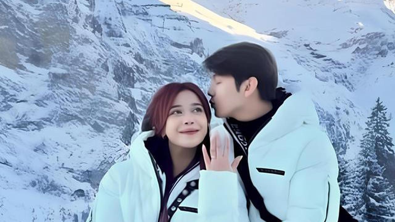 10 Cincin Lamaran Artis di Tahun 2025 yang Memukau, Kilau Romansa
