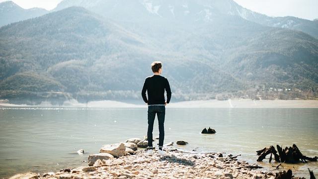 Ilustrasi merenung, mencari ketenangan jiwa