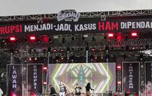 FOTO: Semarak Panggung Rakyat 'Bongkar' untuk Peringati Hari Antikorupsi dan HAM Sedunia di GBK