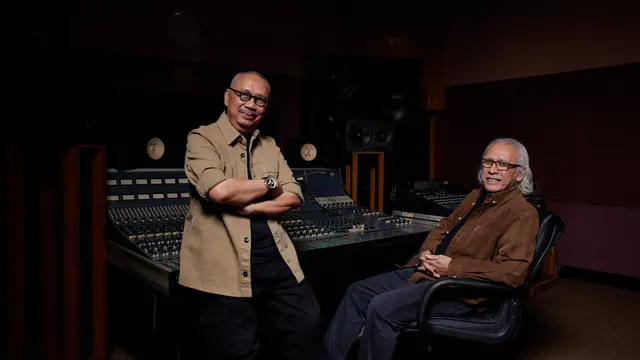 Ebiet G. Ade dan Iwan Fals. (Foto: Dok. Musica Studios)