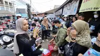 Warga Bandar Lampung Panik, Masker Diburu hingga Antre Panjang akibat Abu Vulkanik Krakatau