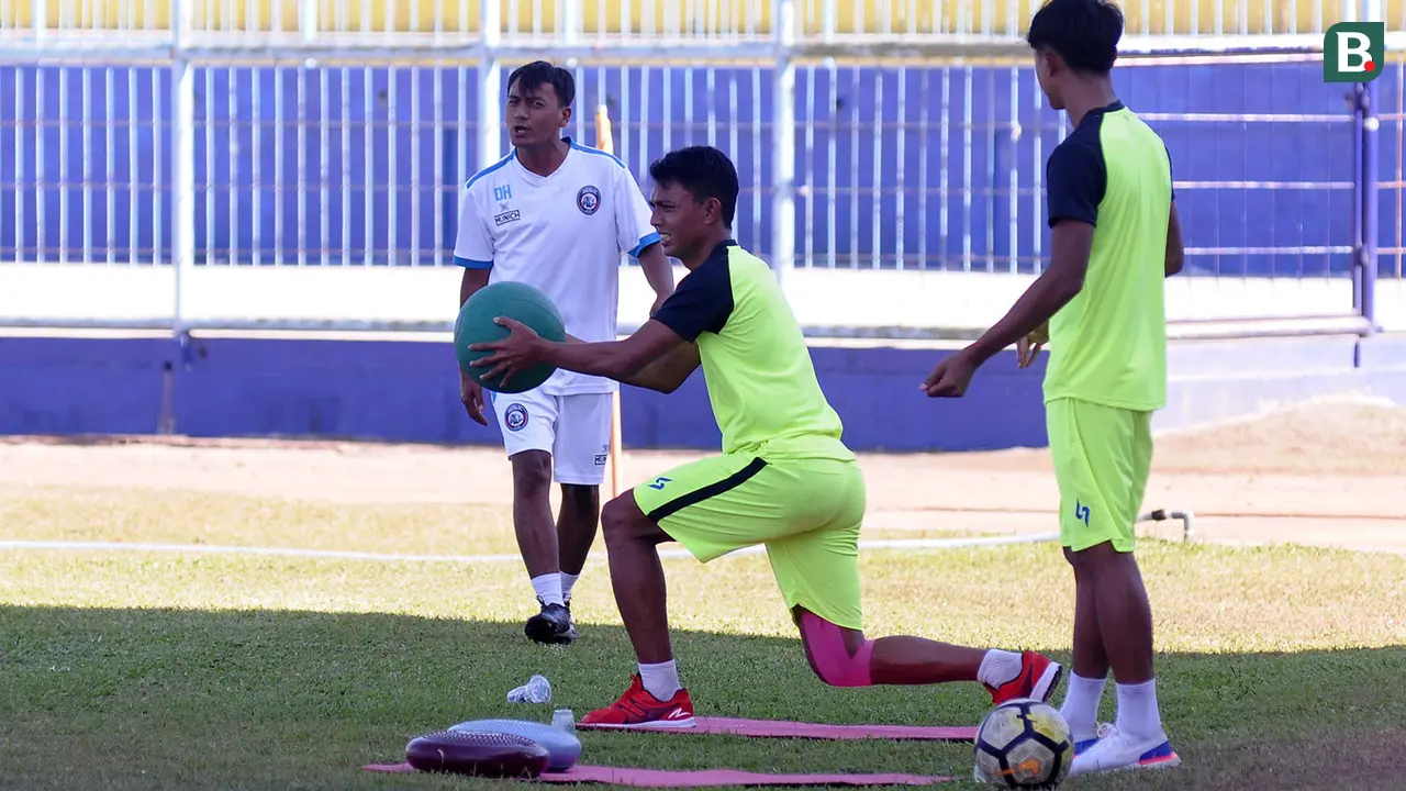 Dedik Setiawan dan Ahmad Alfarizi (Arema FC)