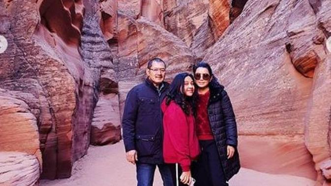 Mayangsari bersama suami dan putrinya berlibur ke Amerika Serikat. (dok.Instagram @mayangsaritrihatmodjoreal/https://www.instagram.com/p/Brt4FL_Ava4/Henry