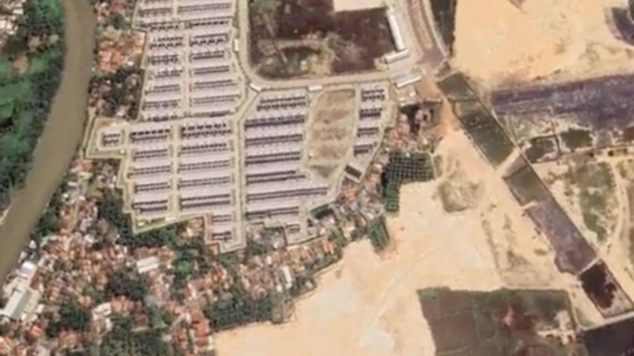 Di balik pembangunan Pantai Indah Kapuk (PIK) 2 di Jakarta Utara, ternyata tersimpan kesenjangan dengan warga desa di sekitarnya.