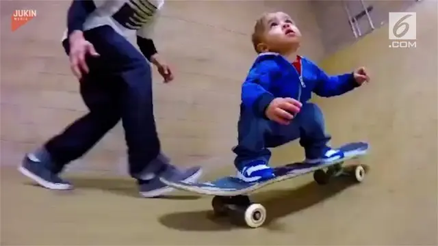 VIDEO: Keren, Aksi Skateboarder Usia 1 Tahun