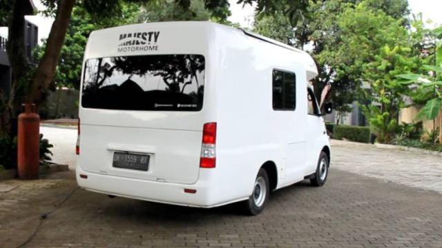 Tampilan belakang Gran Max modifikasi Campervan