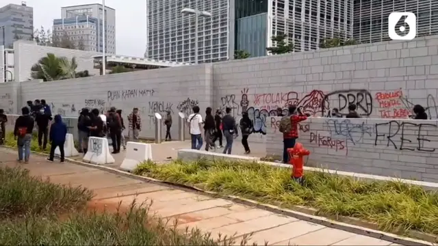 Kedubes AS jadi sasaran aksi anarkis pendemo Omnibus Law UU Cipta Kerja.