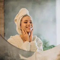 Ikuti tips berikut untuk memilih cleanser sesuai jenis kulit. (Foto/Dok: freepik.com/senivpetro)