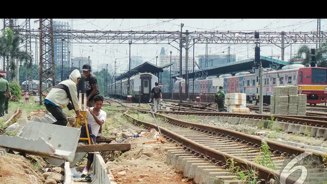 Penumpang Membeludak, Stasiun Manggarai Tambah Jalur