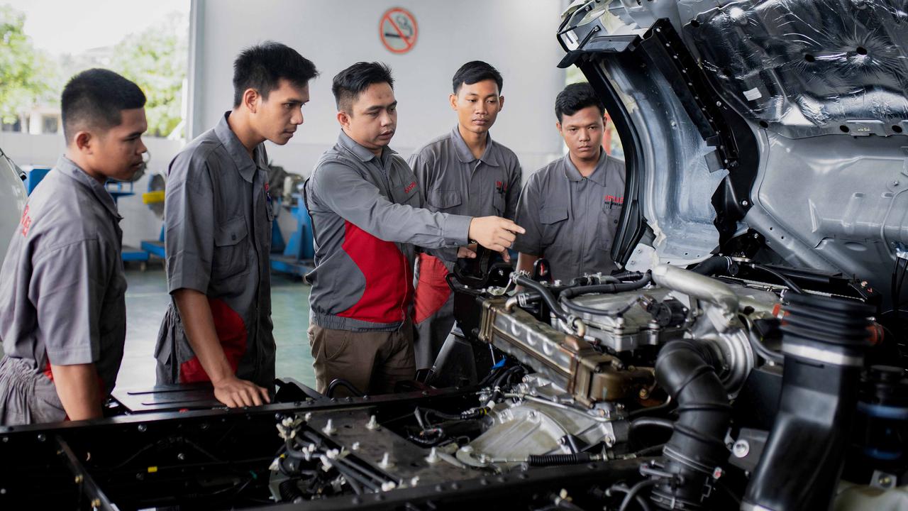 Kiat Merawat Kendaraan Komersial Jelang Mudik Lebaran 2025