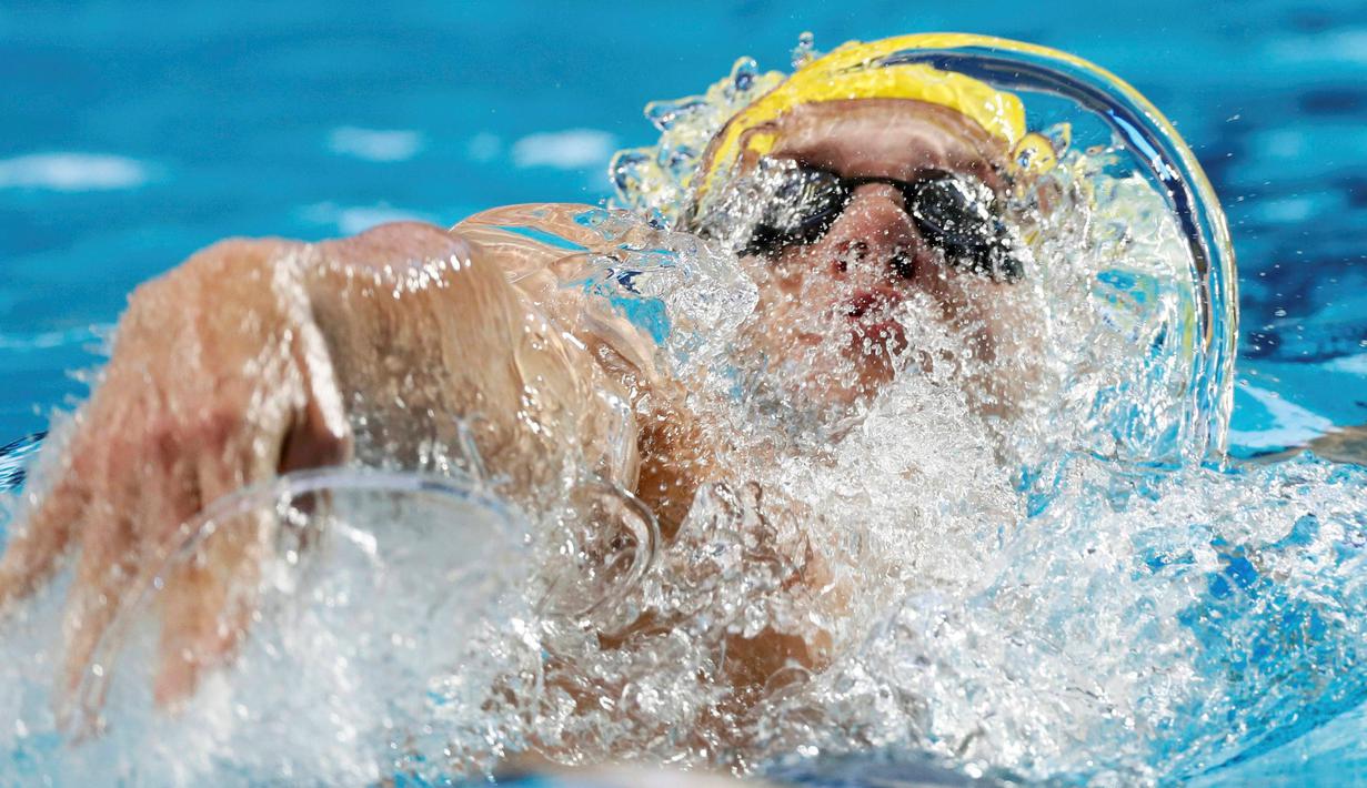 Perenang Australia, Mitchell Larkin, berlomba di nomor 200m gaya punggung putra Kejuaraan Dunia Akuatik 2015 di Kazan, Rusia. (7/8/2015). (Reuters/Stefan Wermuth)