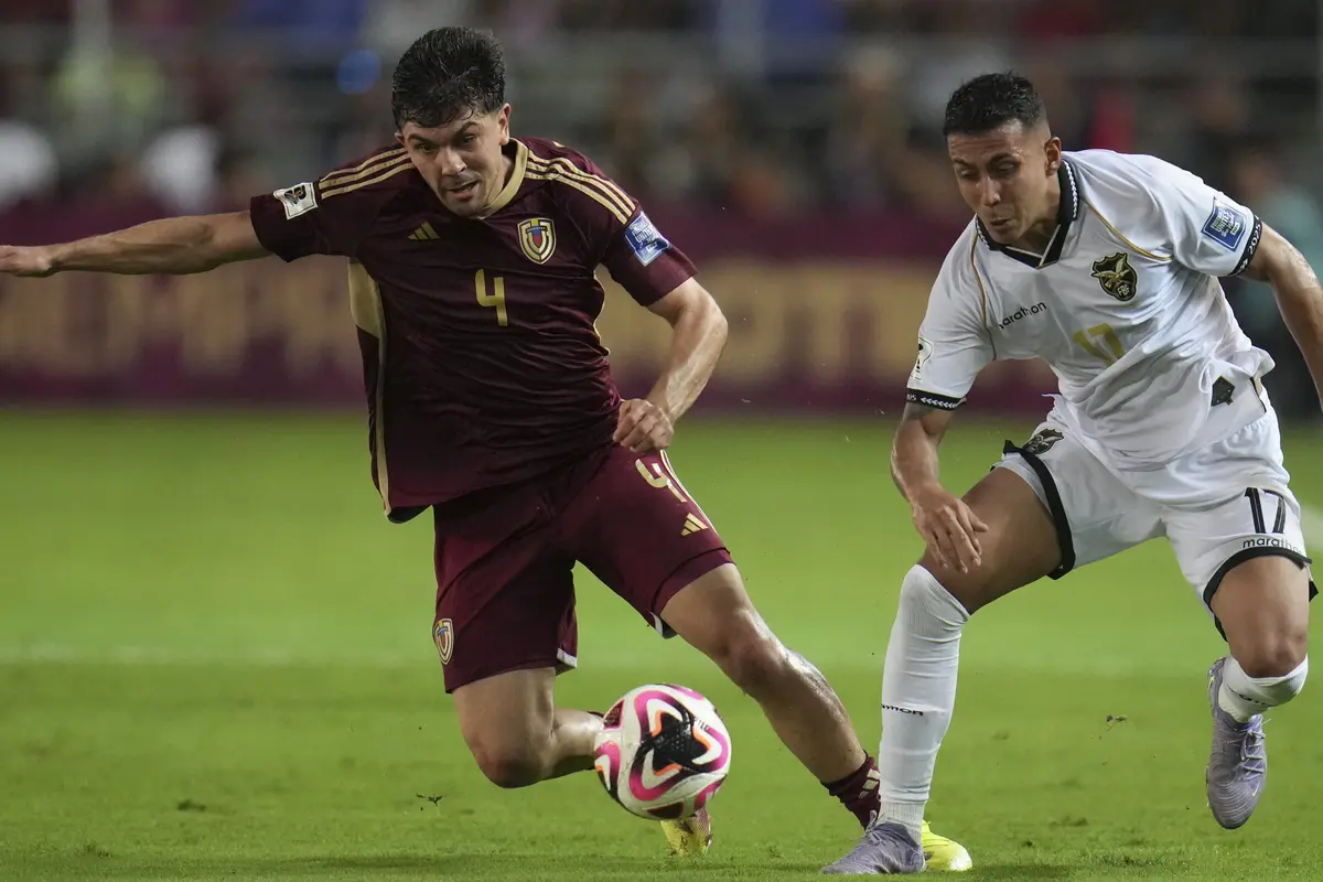 Jon Aramburu (Venezuela) dan Roberto Fernandez (Bolivia)