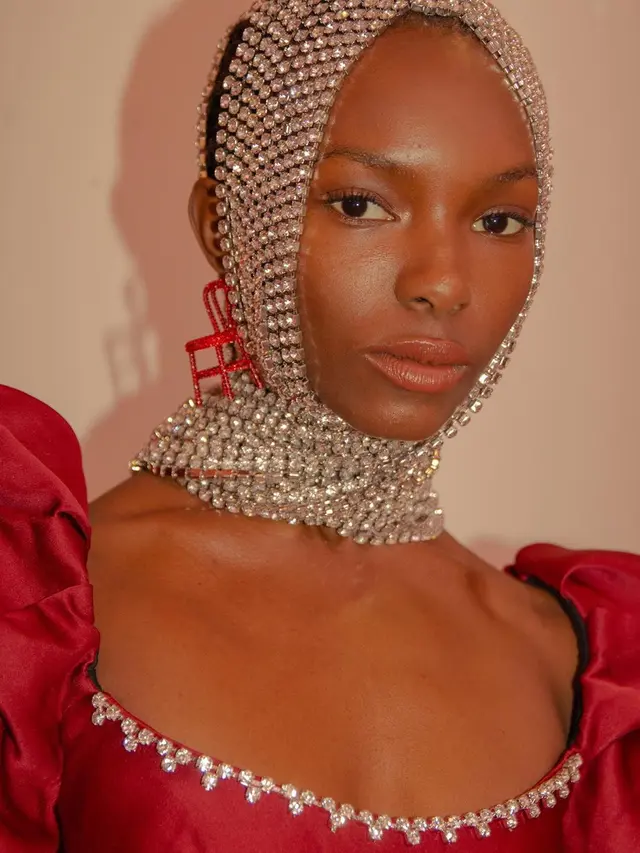 Gaya rambut nyentrik