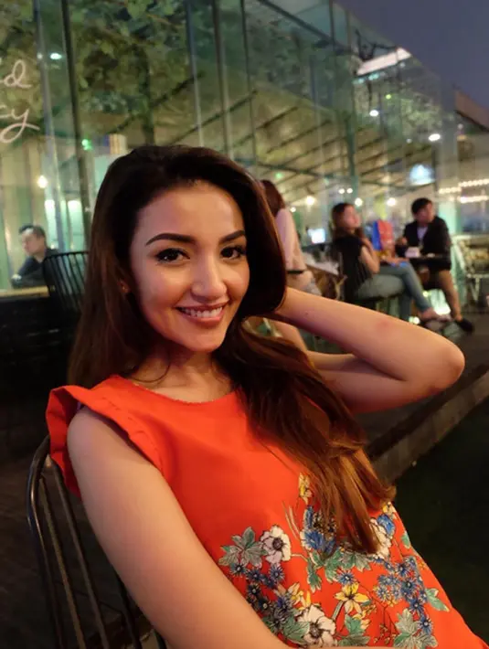 Pada sidang Selasa (15/8/2017) gugatan cerai Tsania Marwa dikabulkan oleh majelis hakim. Sedangkan hak asuh anak sekarang ini di tangan Atalarik Syach. (Instagram/tsaniamarwa54)