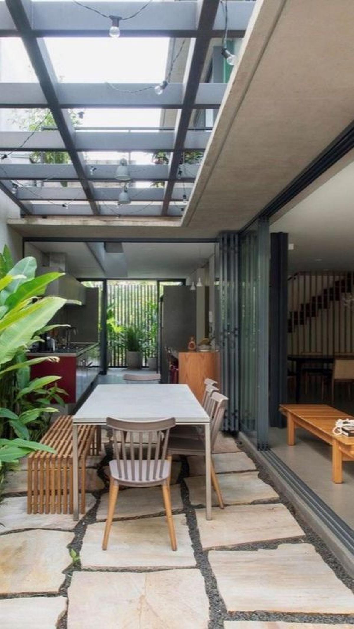 Ruang Makan Semi Outdoor Modern