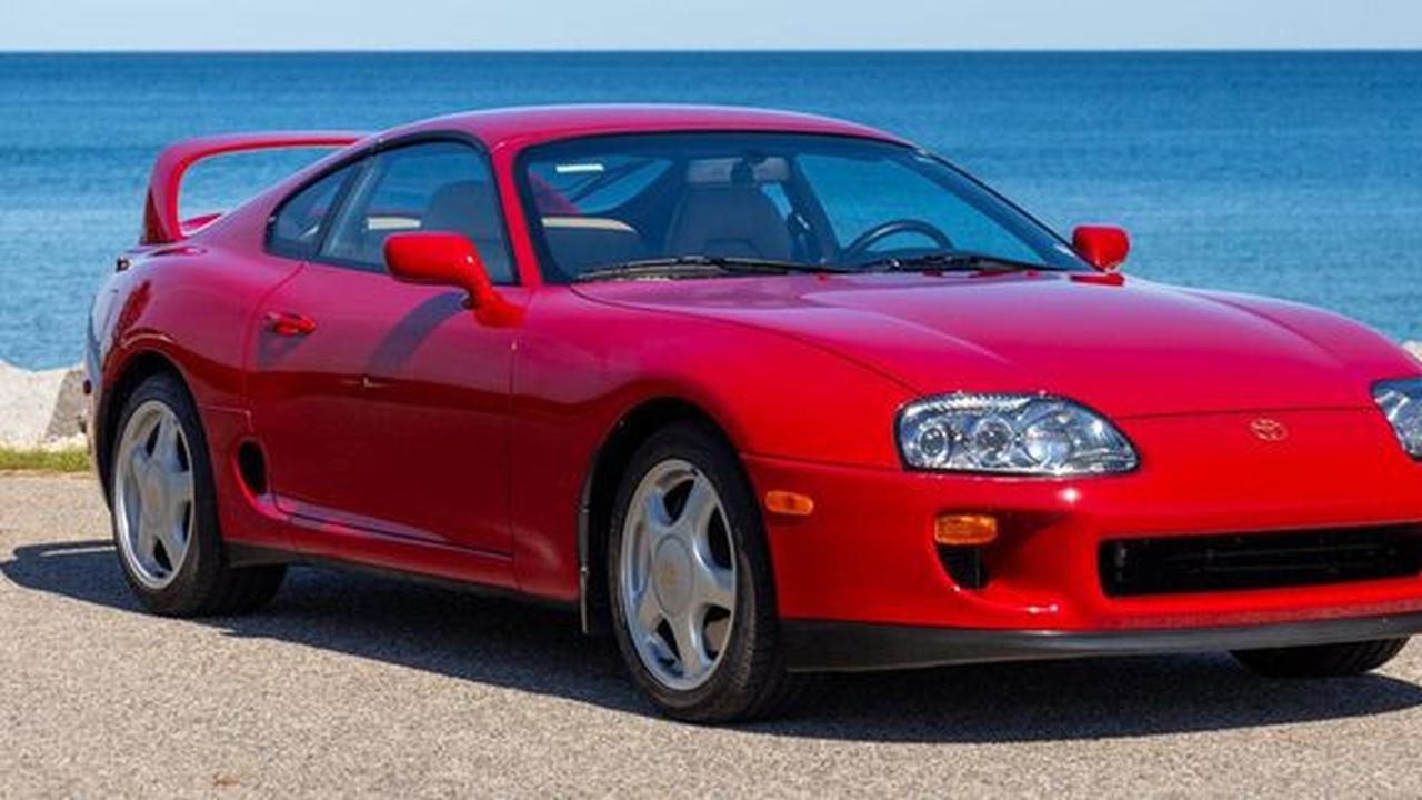 Toyota Supra A80 seperti baru. (bring a trailer via carbuzz.com)