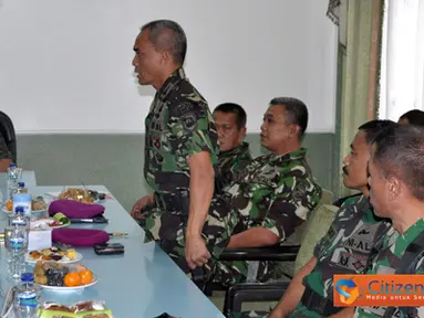 Citizen6, Surabaya: Hadir dalam acara tersebut Kepala Staf Pasmar-1 Kolonel Marinir Dedi Suhendar, Dankolatmar Kolonel Amir Faisol, para Asisten Pasmar-1 beserta Perwira Staf dan Komandan Kolak/Satlak Pasmar-1.(Pengirim: Budi Abdillah)